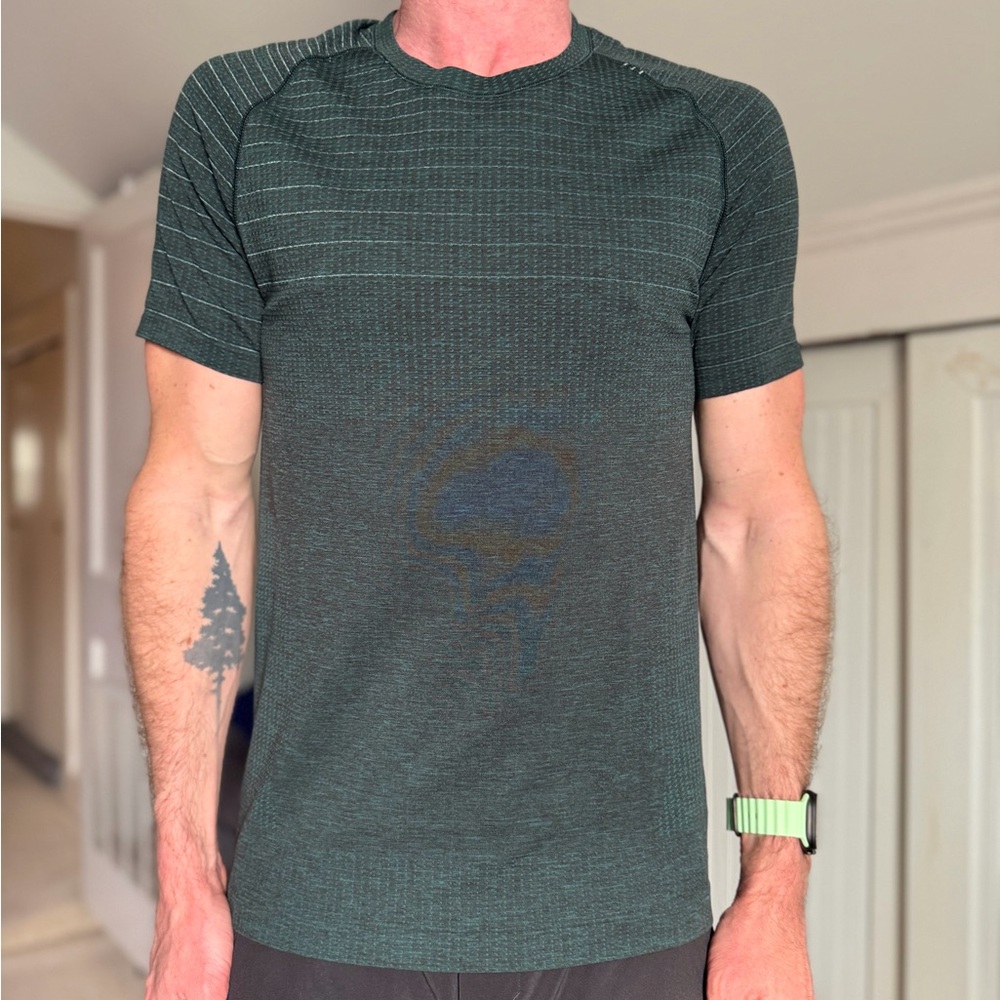 Lululemon Metal Vent Short Sleeve *reflective stripes
